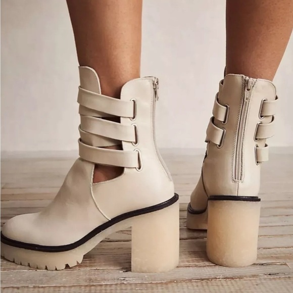 NEW 39.5 Free People Jesse Cutout Ankle Boots Leather Off-White Lug Sole Strappy - Picture 2 of 13